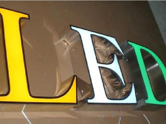 三门峡介绍LED招牌的基础知识。